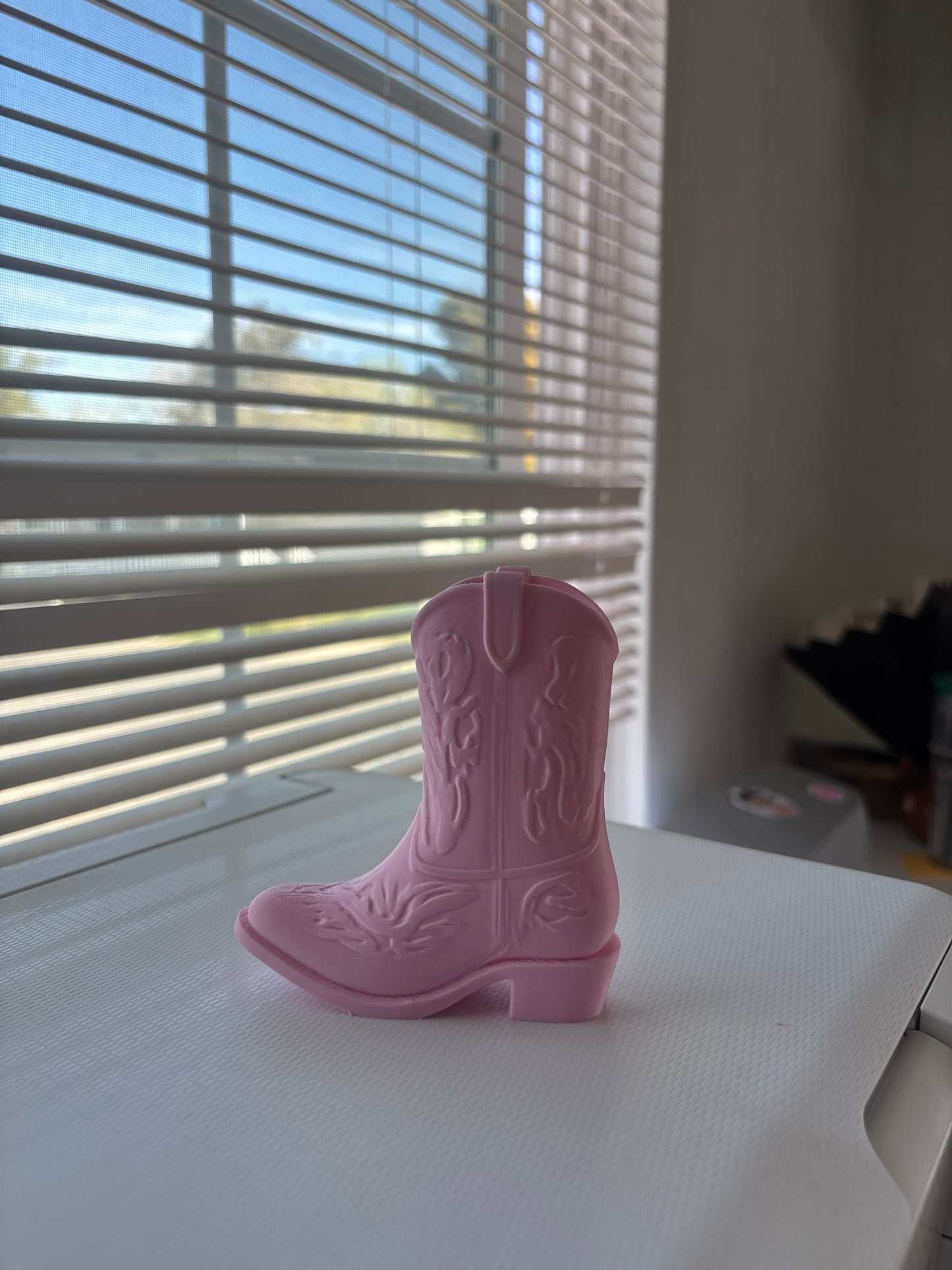 Western boot pen holder
