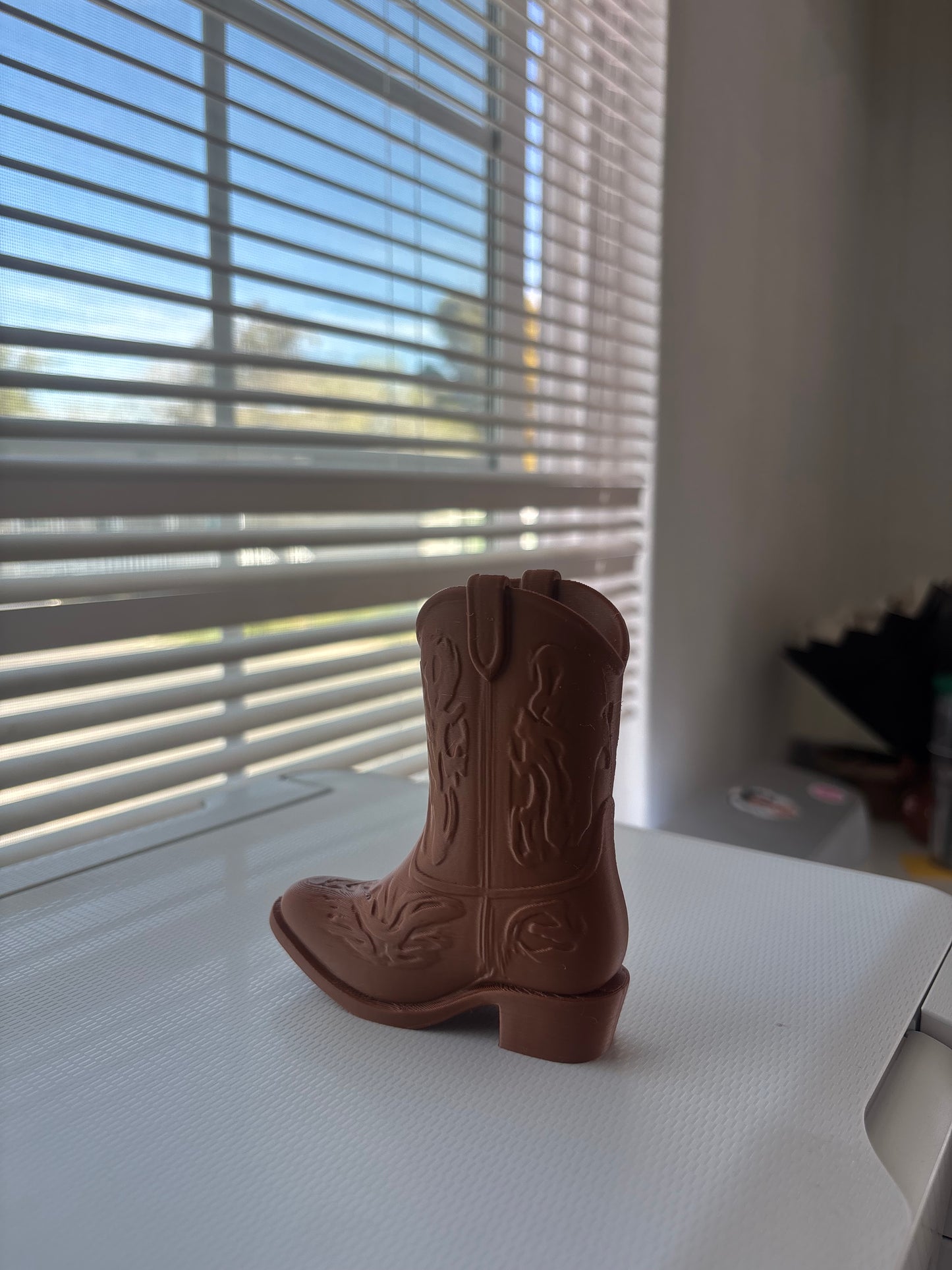 Western boot pen holder