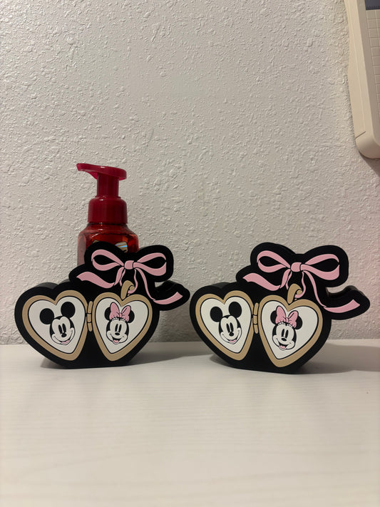 Heart pendant soap holder