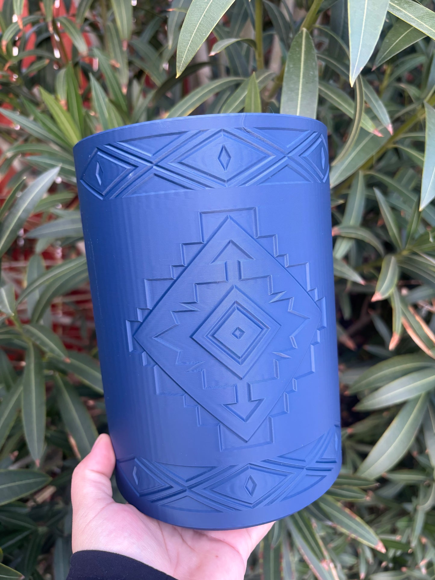 Native utensils holder